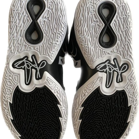 Kyrie Infinity (Team) Basketball Shoes main image 5